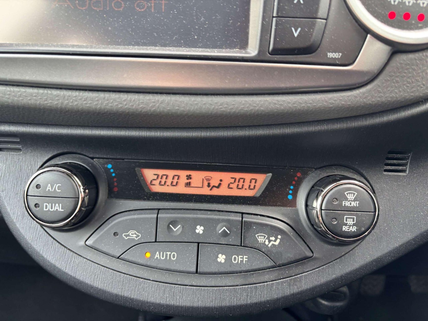 Used Toyota Yaris 2014 for sale - 77331967: Photo 16