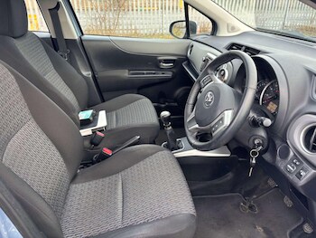 Used Toyota Yaris 2014 for sale - 77331967: Photo