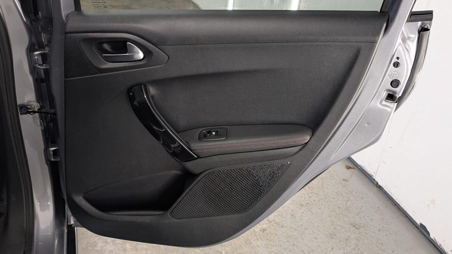 Used Peugeot 2008 2017 for sale - 77574424: Photo 41