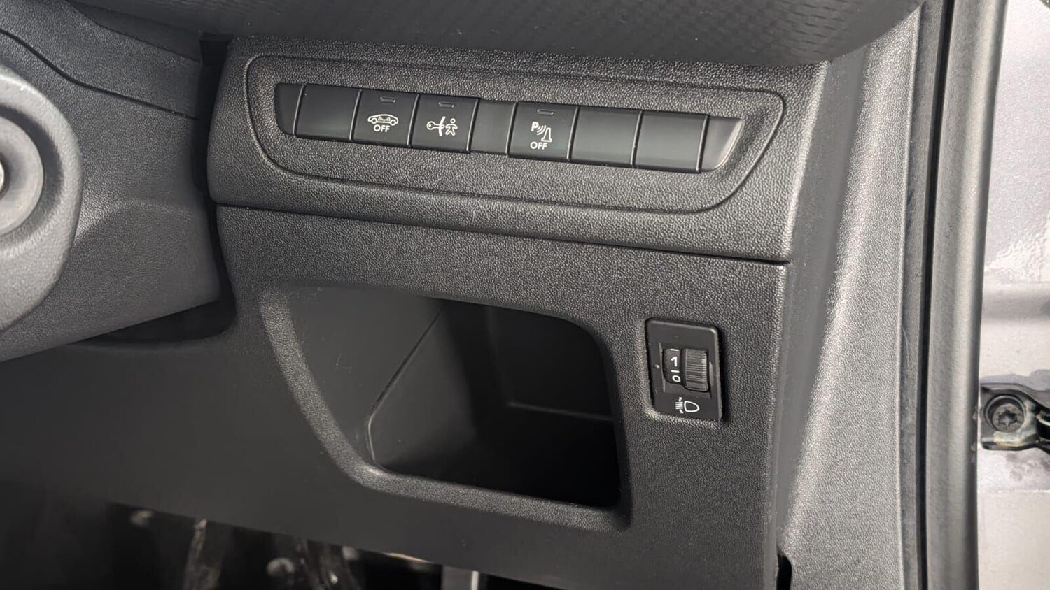 Used Peugeot 2008 2017 for sale - 77574424: Photo 49