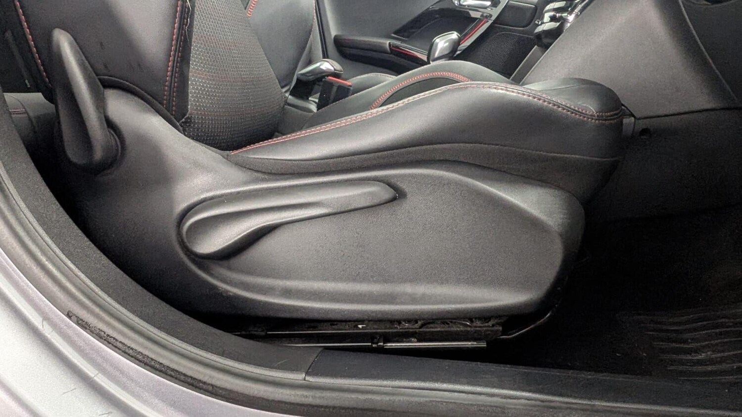 Used Peugeot 2008 2017 for sale - 77574424: Photo 54