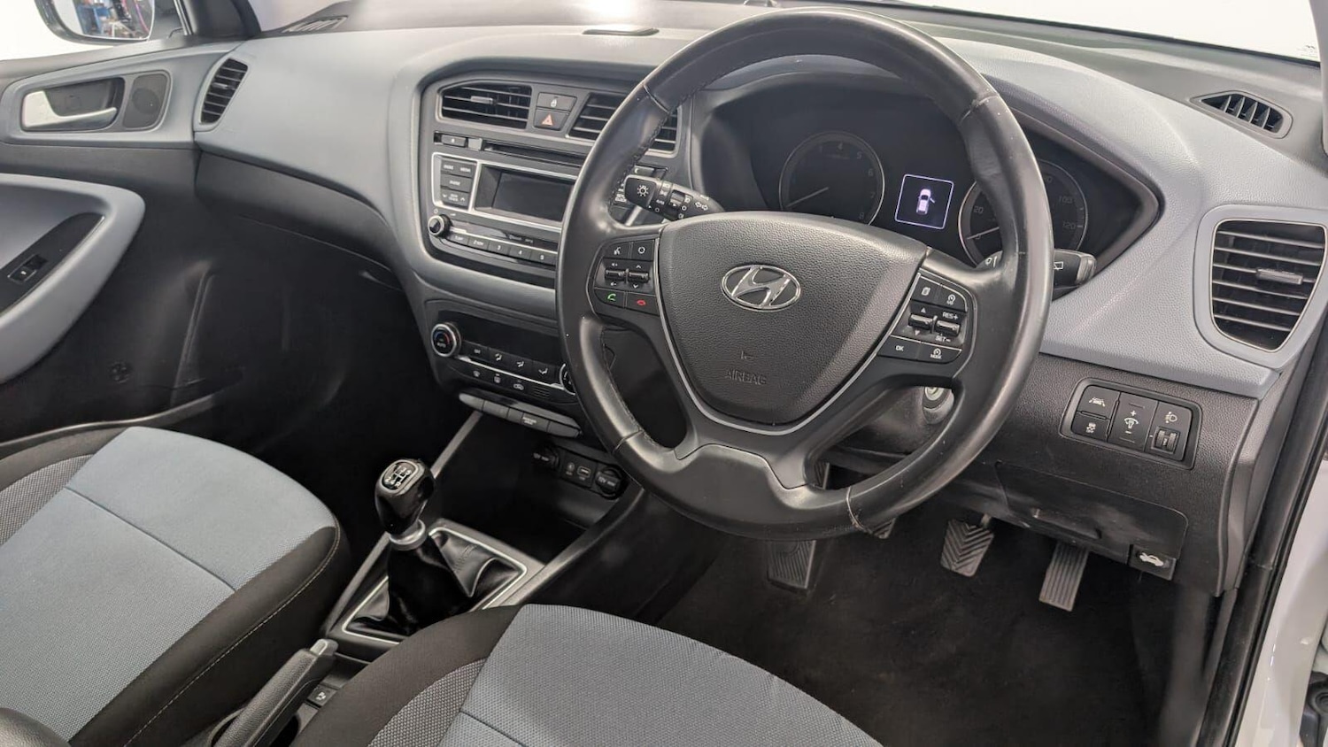 Used Hyundai i20 2015 for sale - 78185742: Photo 29