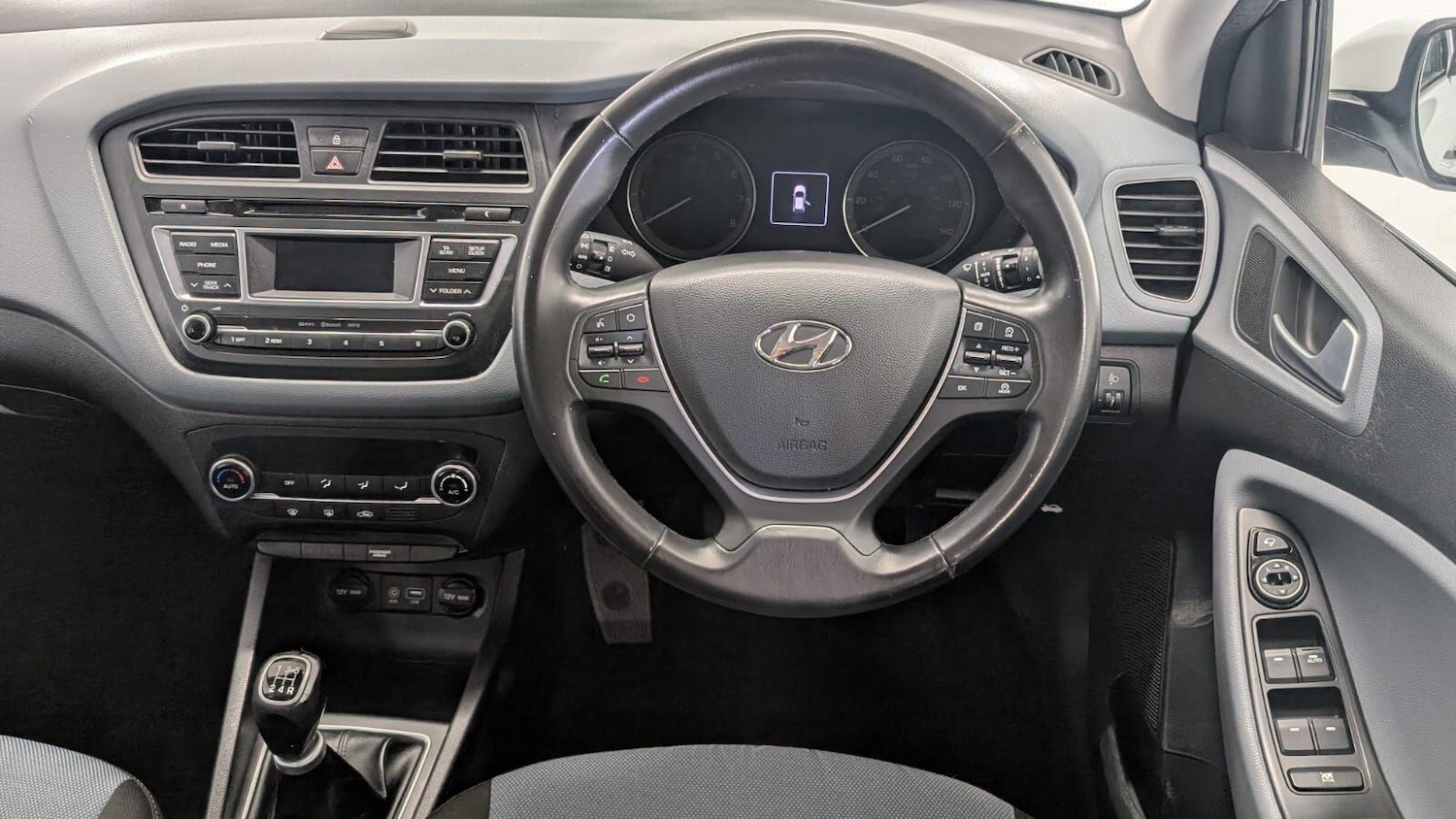 Used Hyundai i20 2015 for sale - 78185742: Photo 75