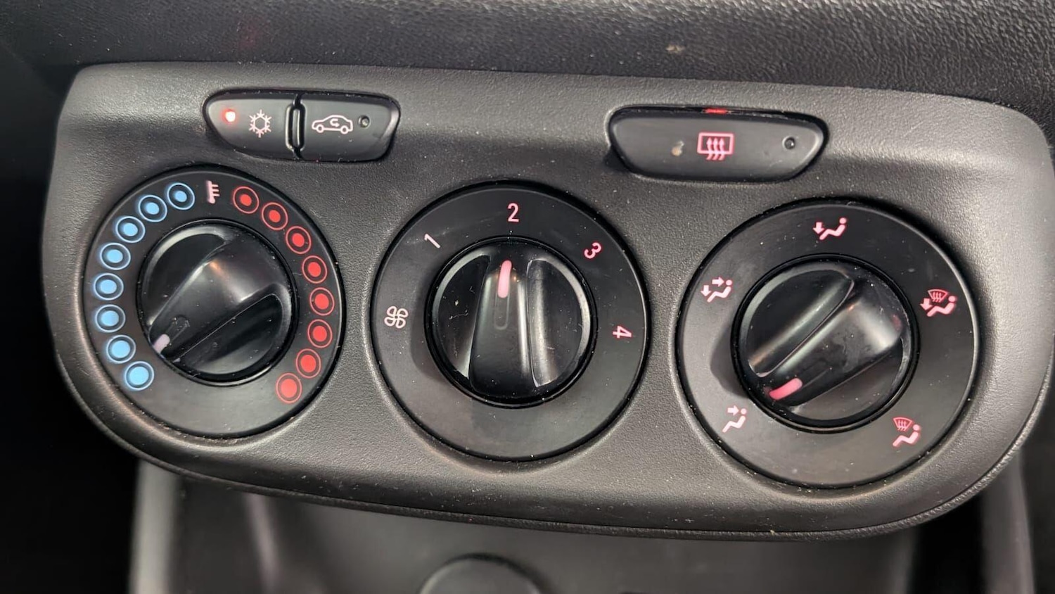 Used Vauxhall Corsa 2015 for sale - 77969896: Photo 42