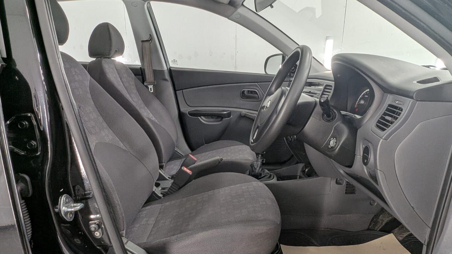 Used Kia Rio 2010 for sale - 76398089: Photo 31