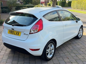 Used Ford Fiesta 2015 for sale - 76239739: Photo 2