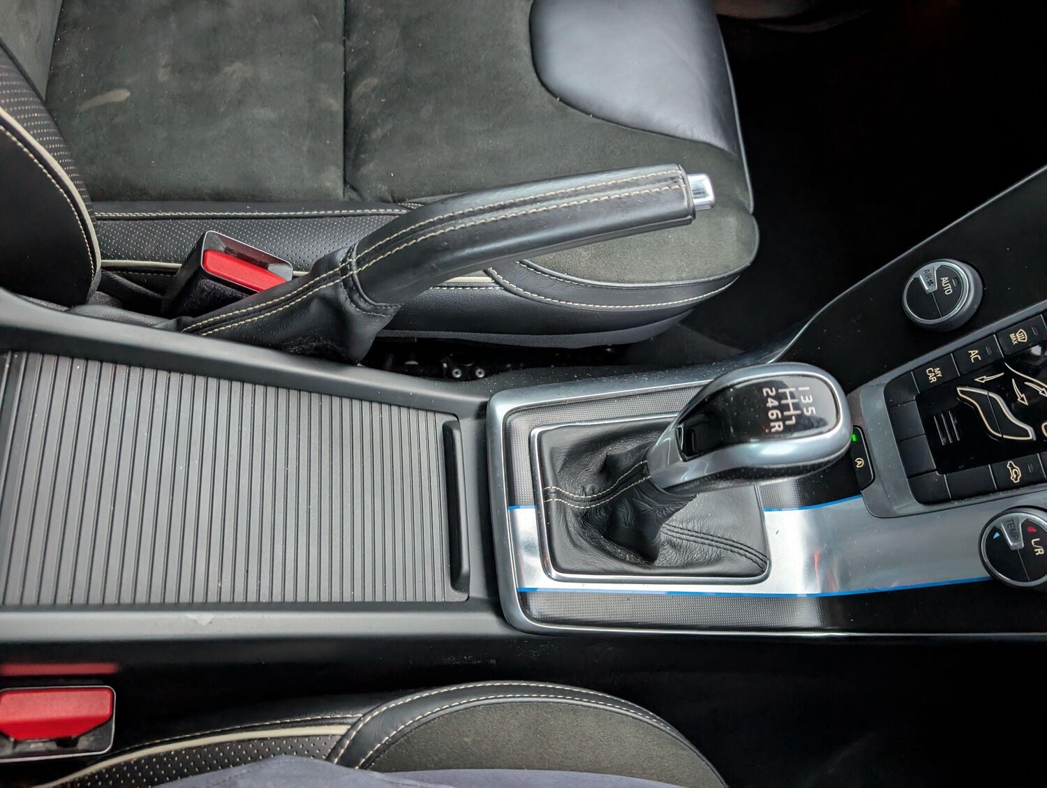 Used Volvo V40 for sale - 77468750: Photo 20