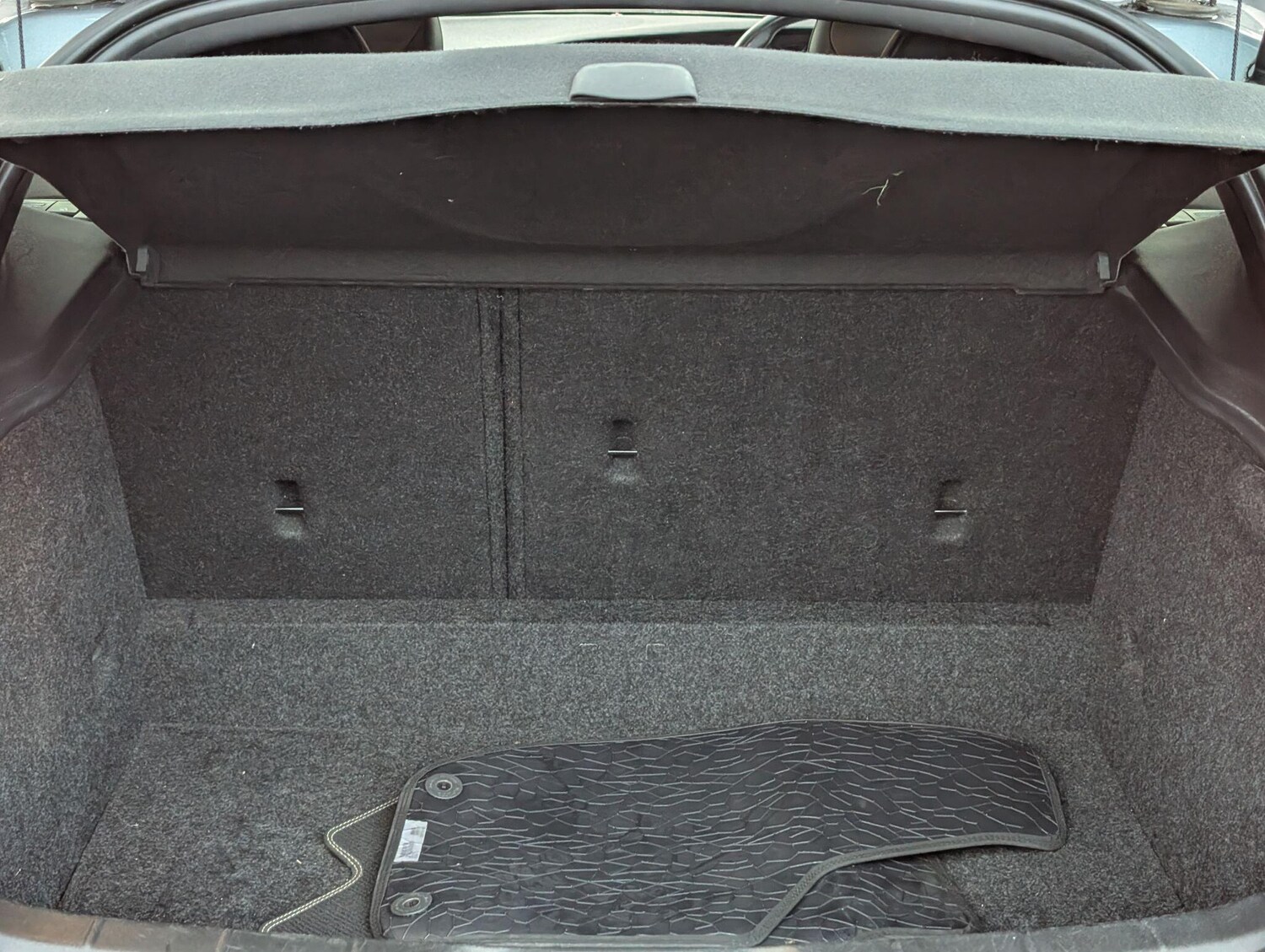 Used Volvo V40 for sale - 77468750: Photo 37