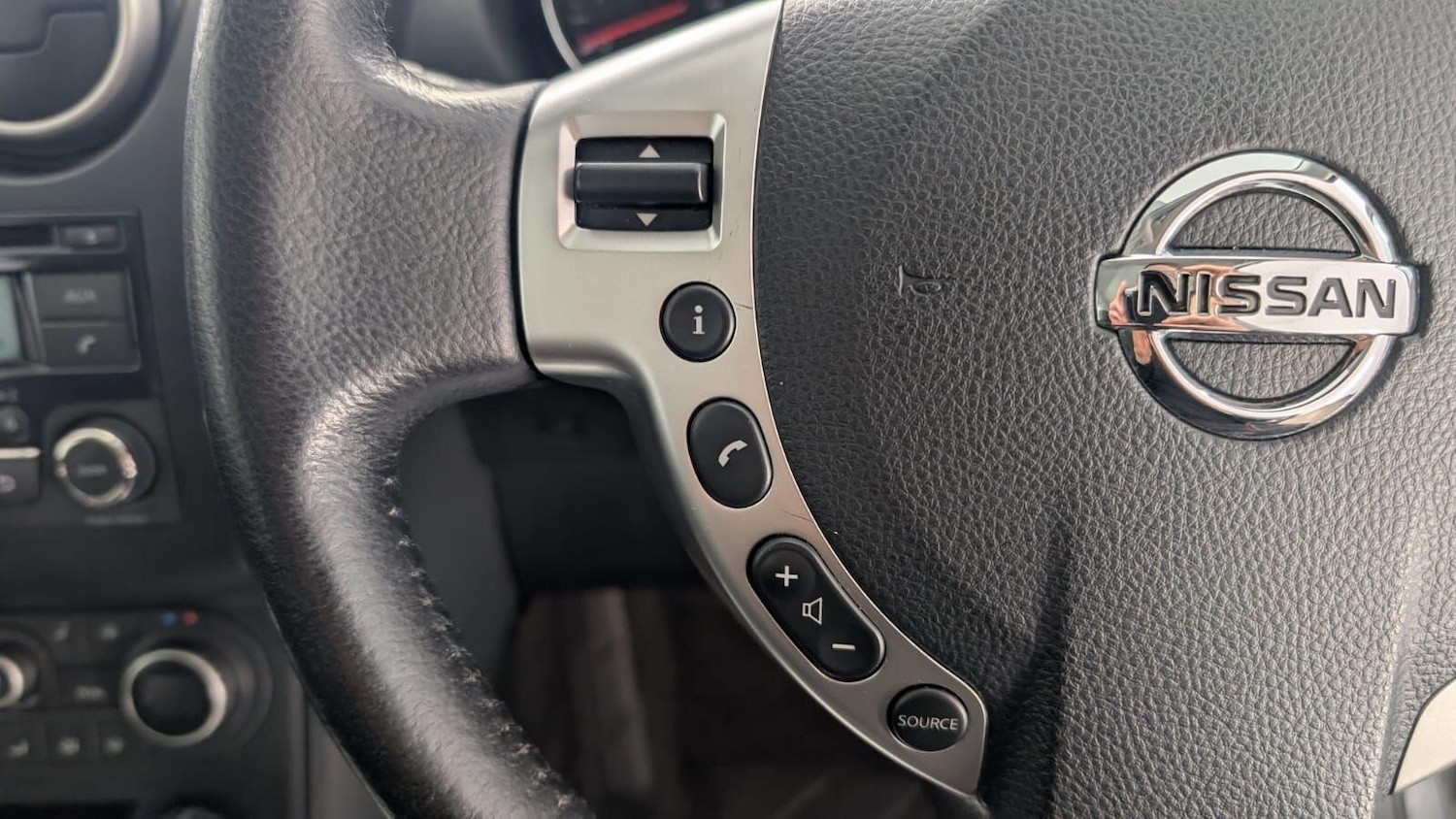 Used Nissan Qashqai 2012 for sale - 77970234: Photo 38