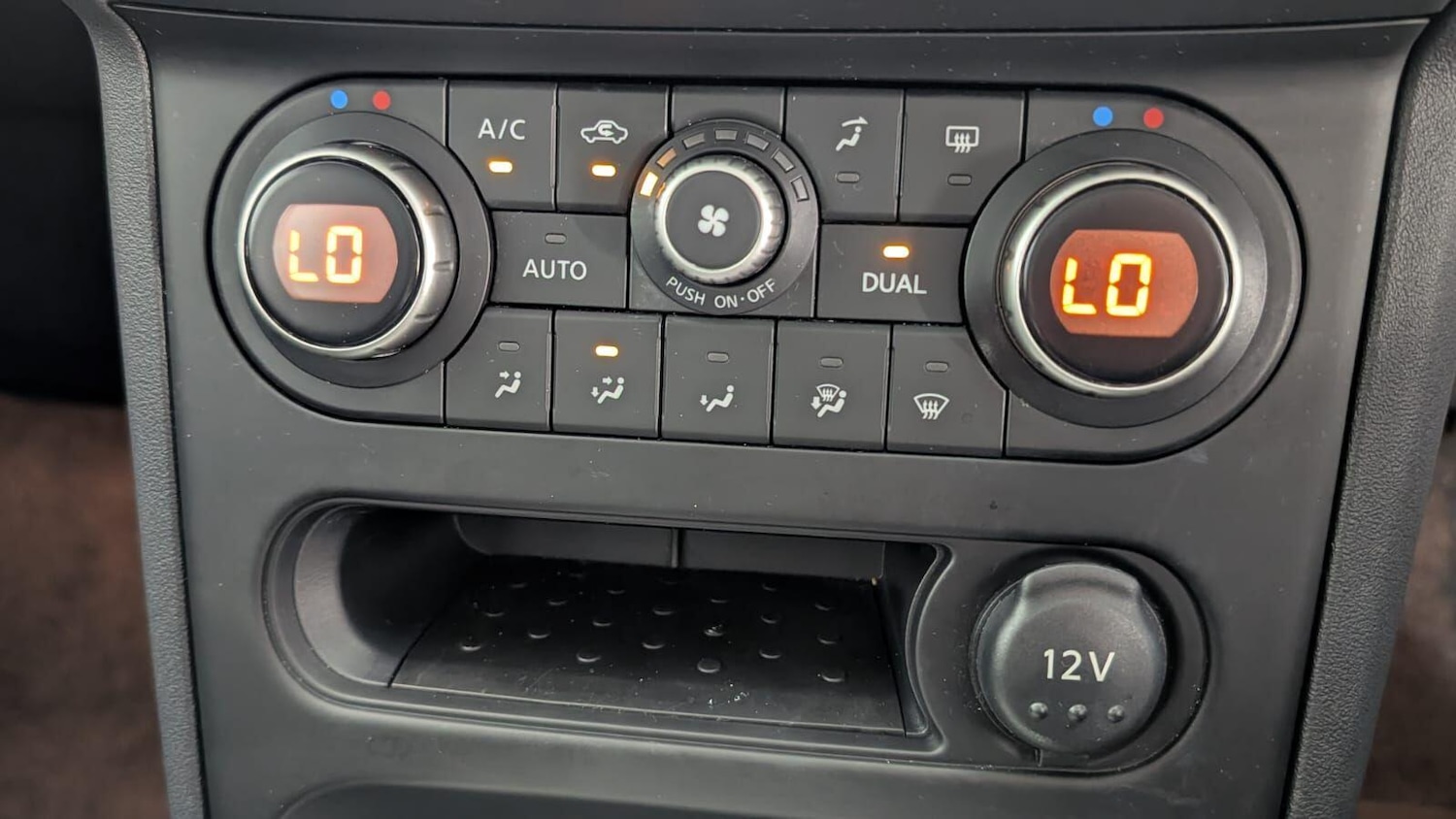 Used Nissan Qashqai 2012 for sale - 77970234: Photo 81