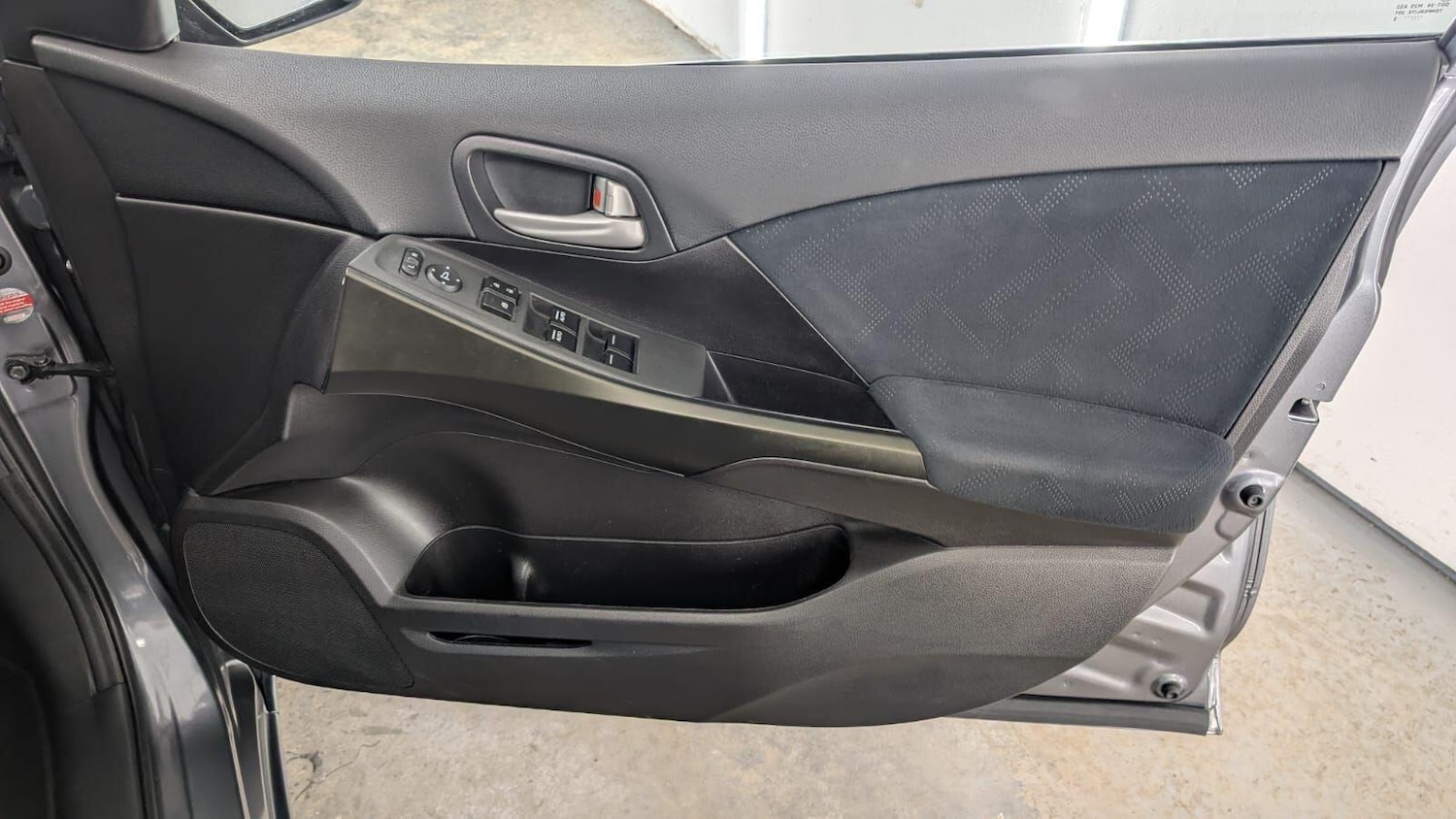 Used Honda Civic 2013 for sale - 77768983: Photo 57