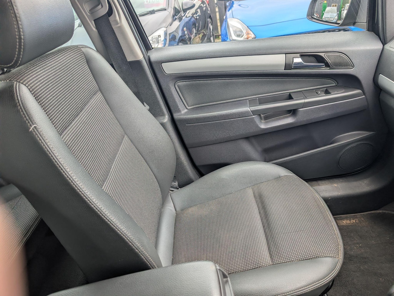 Used Vauxhall Zafira 2008 for sale - 77057311: Photo 38