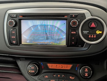 Used Toyota Yaris 2014 for sale - 76167566: Photo 2