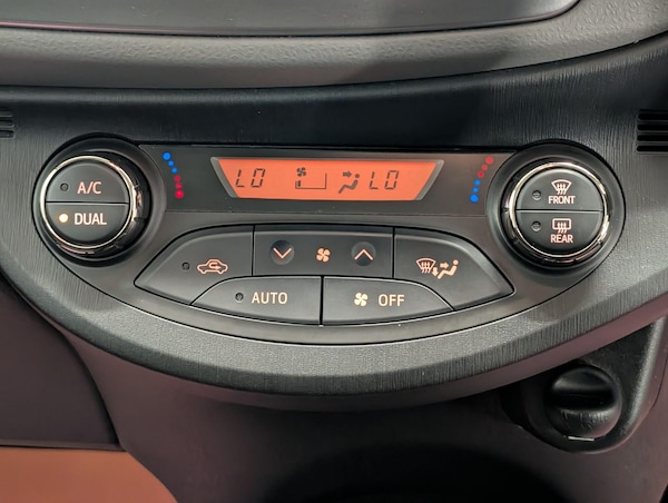 Used Toyota Yaris 2014 for sale - 76167566: Photo 34