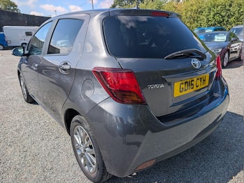 Used Toyota Yaris 2016 for sale - 79646108: Photo