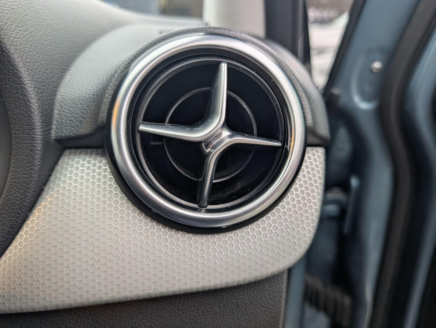 Used Mercedes-Benz B Class 2013 for sale - 77029948: Photo 61