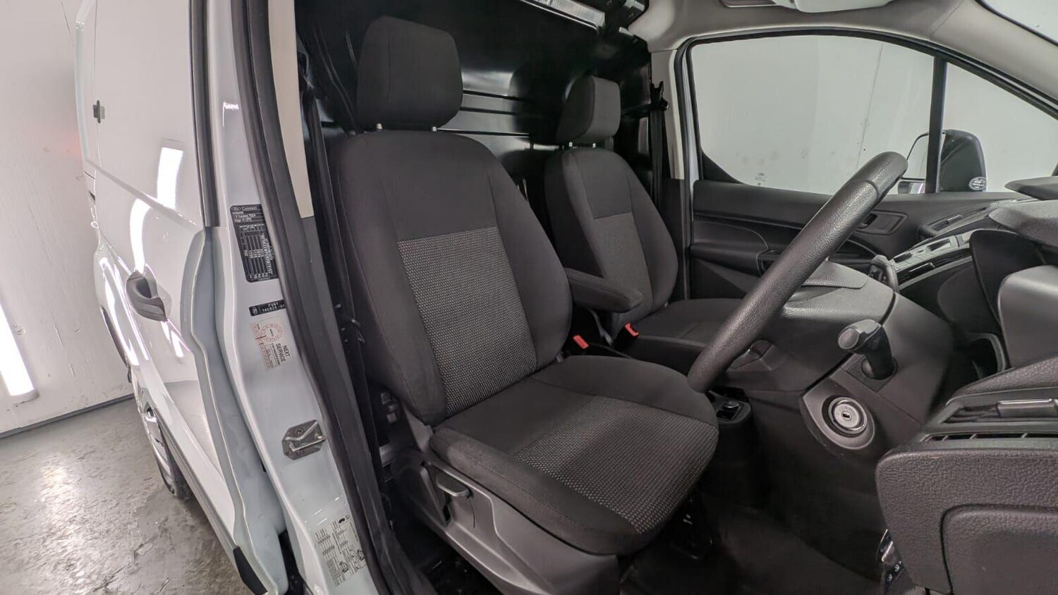 Used Ford Transit Connect 2017 for sale - 77853437: Photo 28