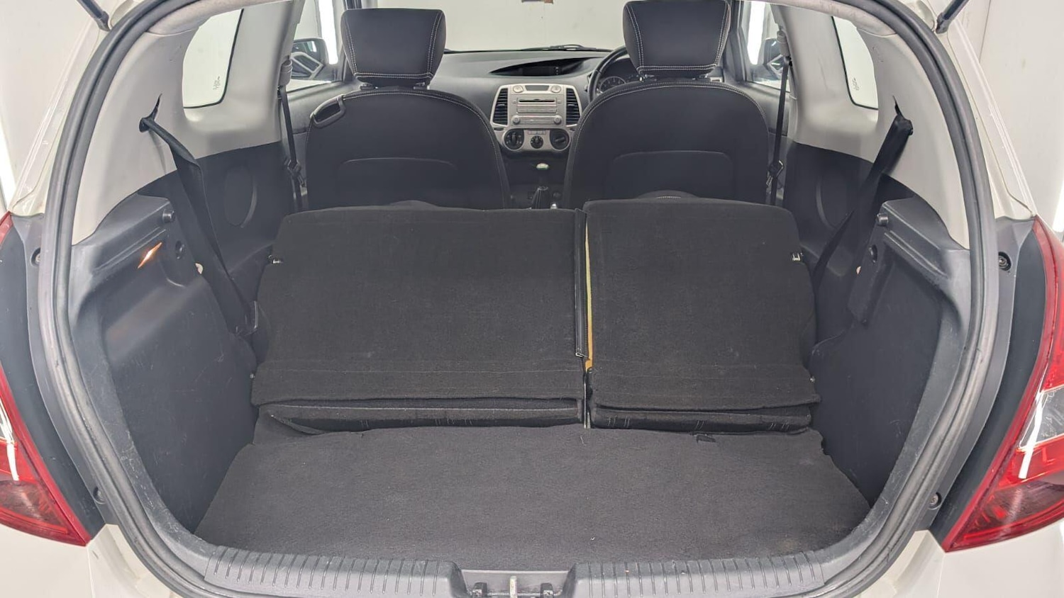 Used Hyundai i20 2011 for sale - 77278898: Photo 66