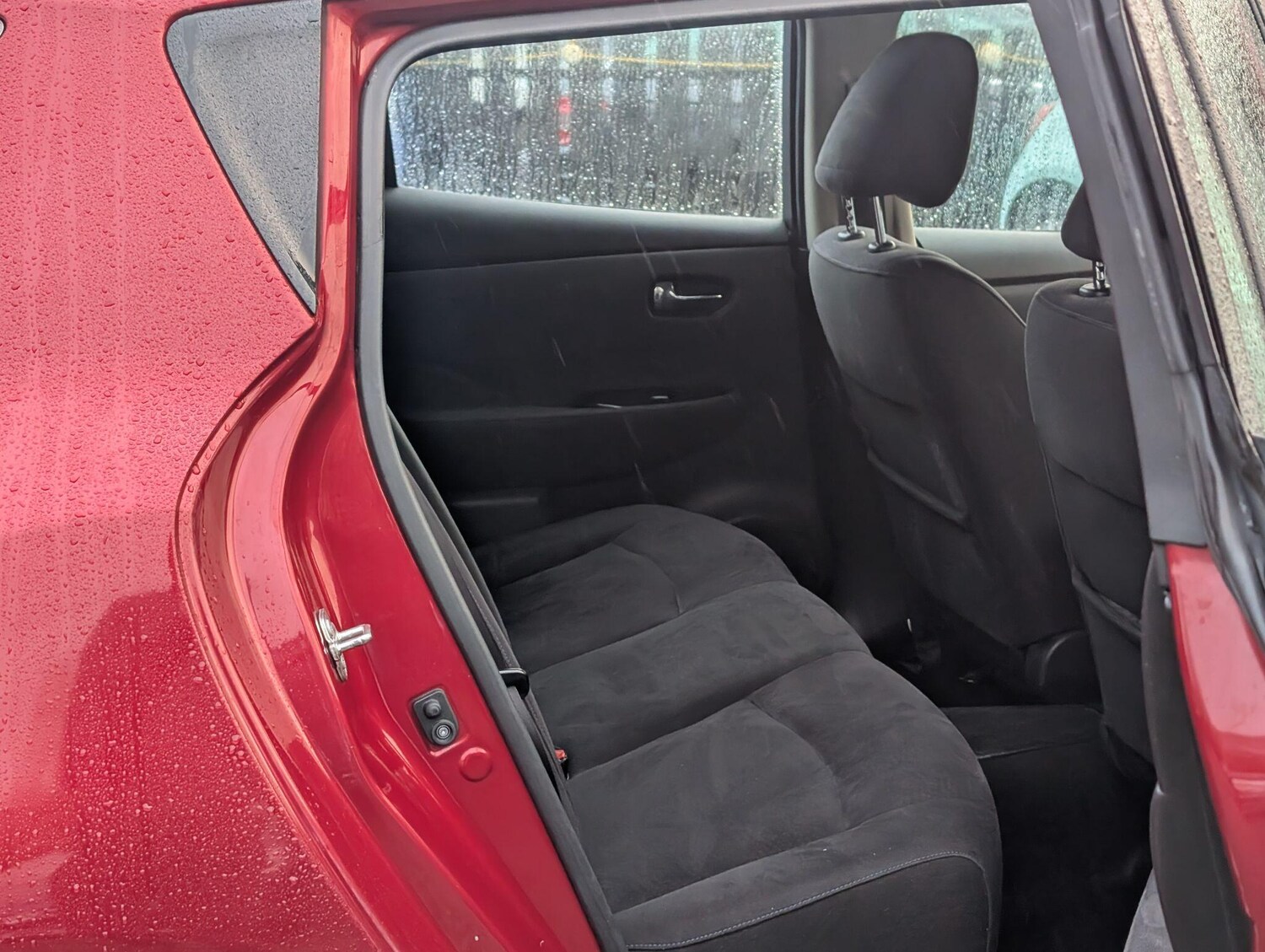 Used Nissan Leaf 2017 for sale - 77468975: Photo 24