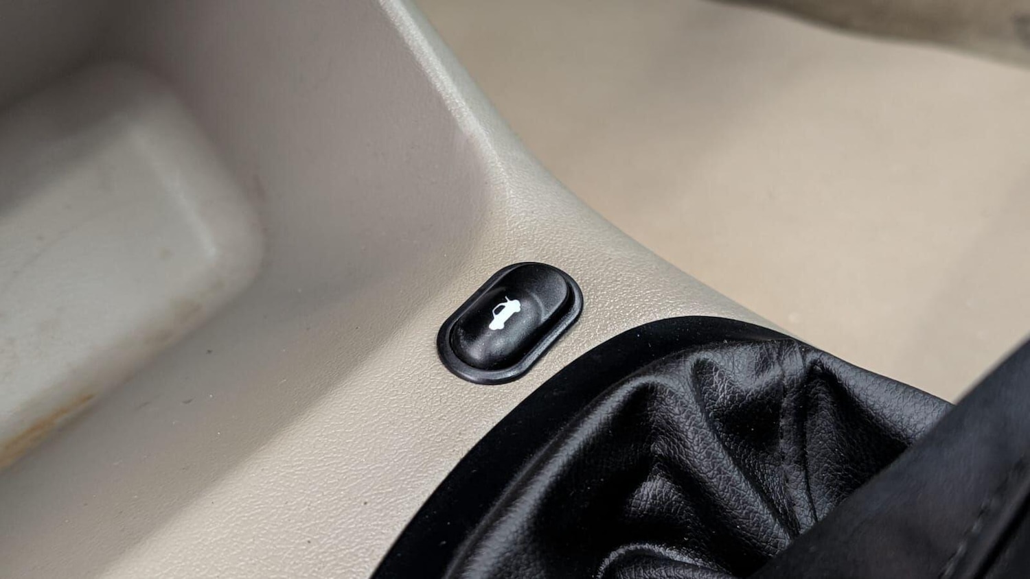 Used Ford Fiesta 1997 for sale - 76925918: Photo 32