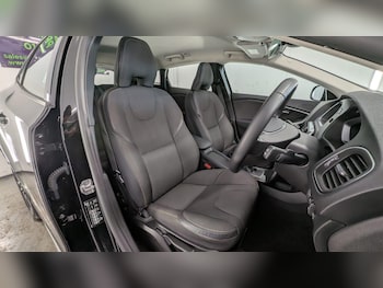 Used Volvo V40 2017 for sale - 78429797: Photo