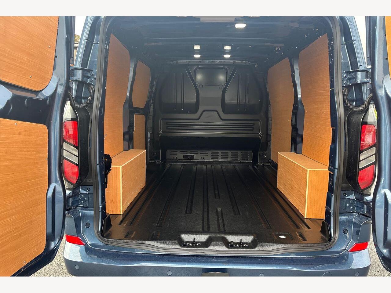 Used Ford Transit Custom 2023 for sale - 76927672: Photo 2