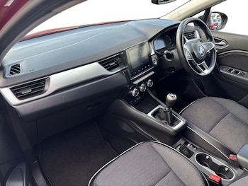 Used Renault Captur 2024 for sale - 79293890: Photo