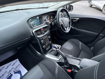 Used Volvo V40 2016 for sale - 77552463: Photo