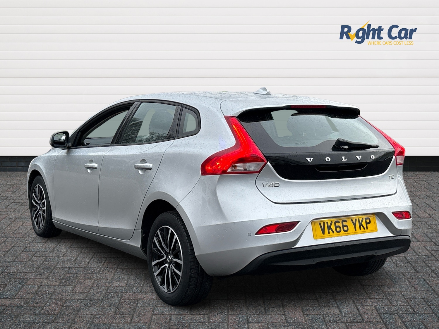 Used Volvo V40 2016 for sale - 77552463: Photo 3