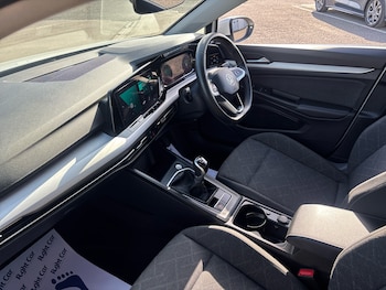 Used Volkswagen Golf 2023 for sale - 77740135: Photo