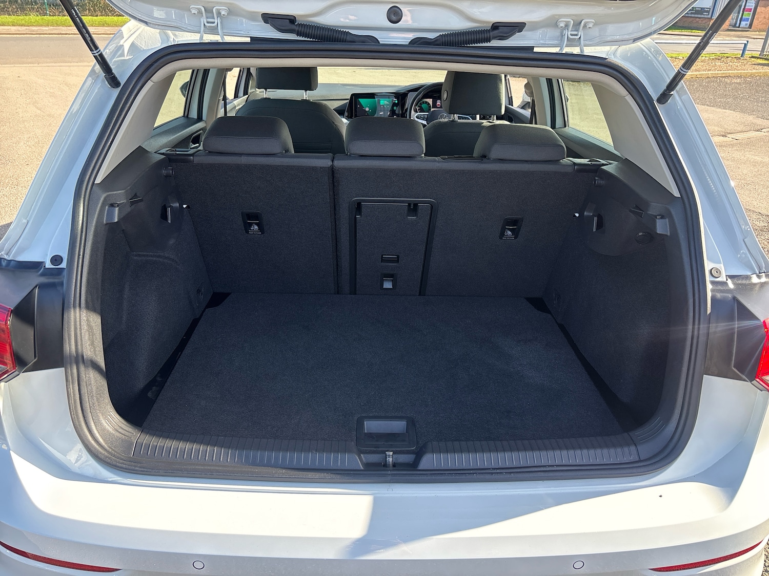 Used Volkswagen Golf 2023 for sale - 77740135: Photo 9