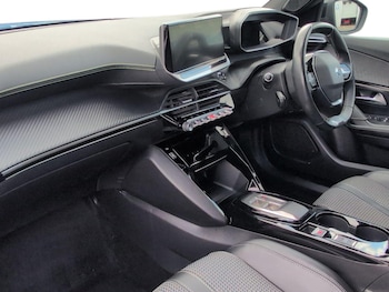 Used Peugeot 2008 2023 for sale - 79293870: Photo