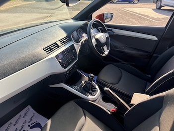 Used SEAT Arona 2017 for sale - 76125166: Photo 2