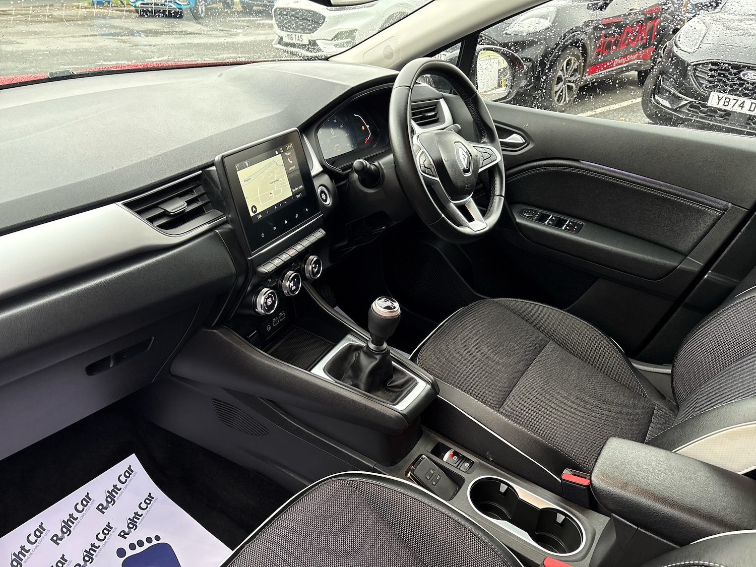 Used Renault Captur 2024 for sale - 76648047: Photo 2