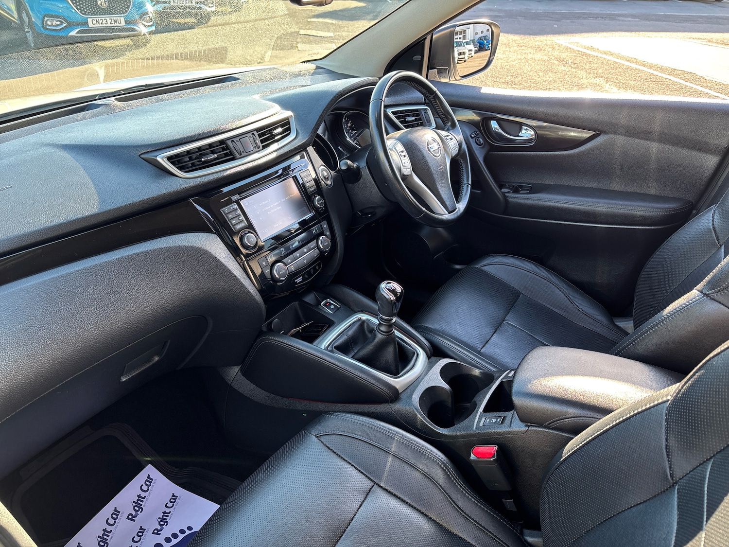 Used Nissan Qashqai 2017 for sale - 76410409: Photo 2