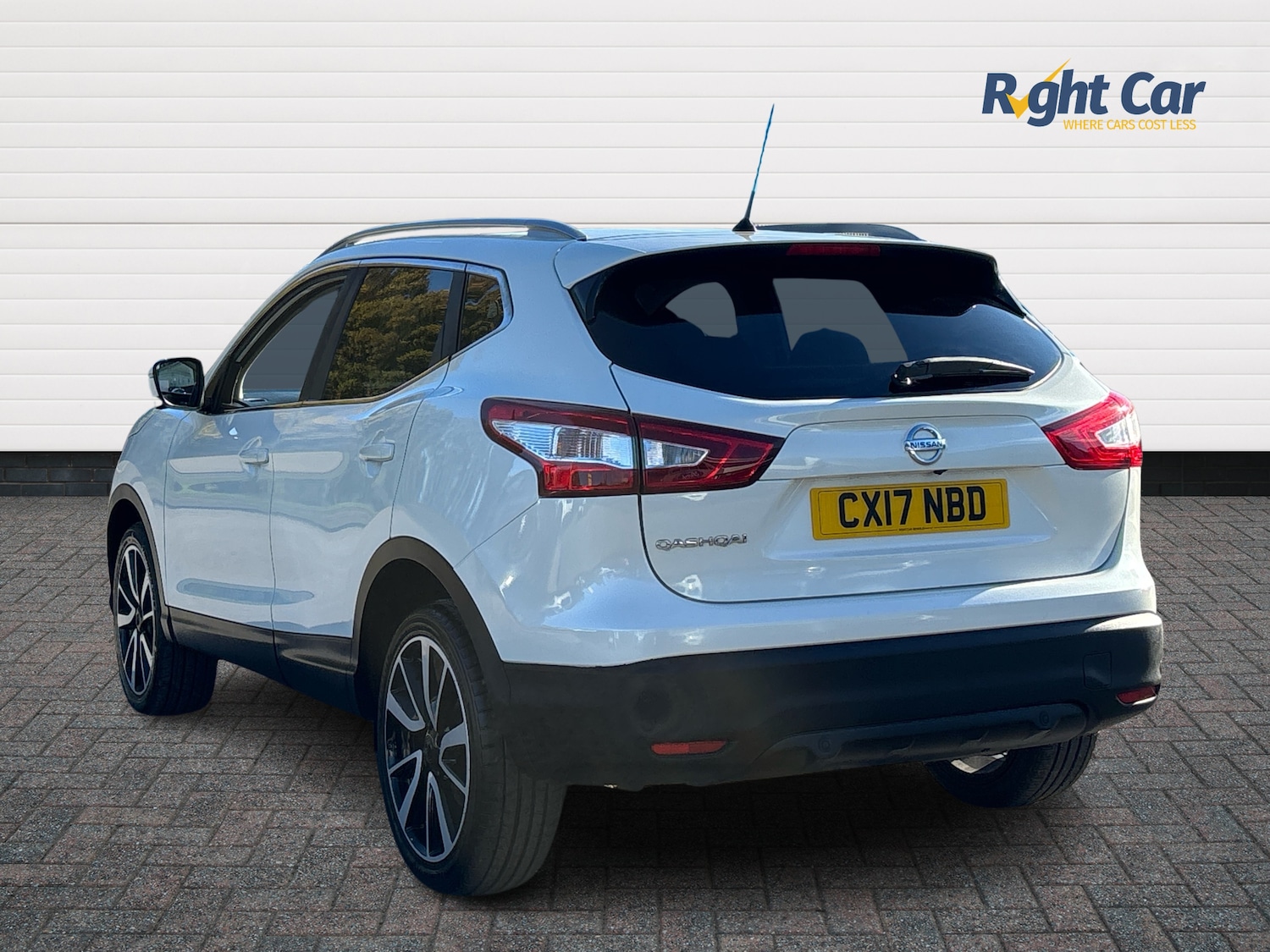 Used Nissan Qashqai 2017 for sale - 76410409: Photo 3