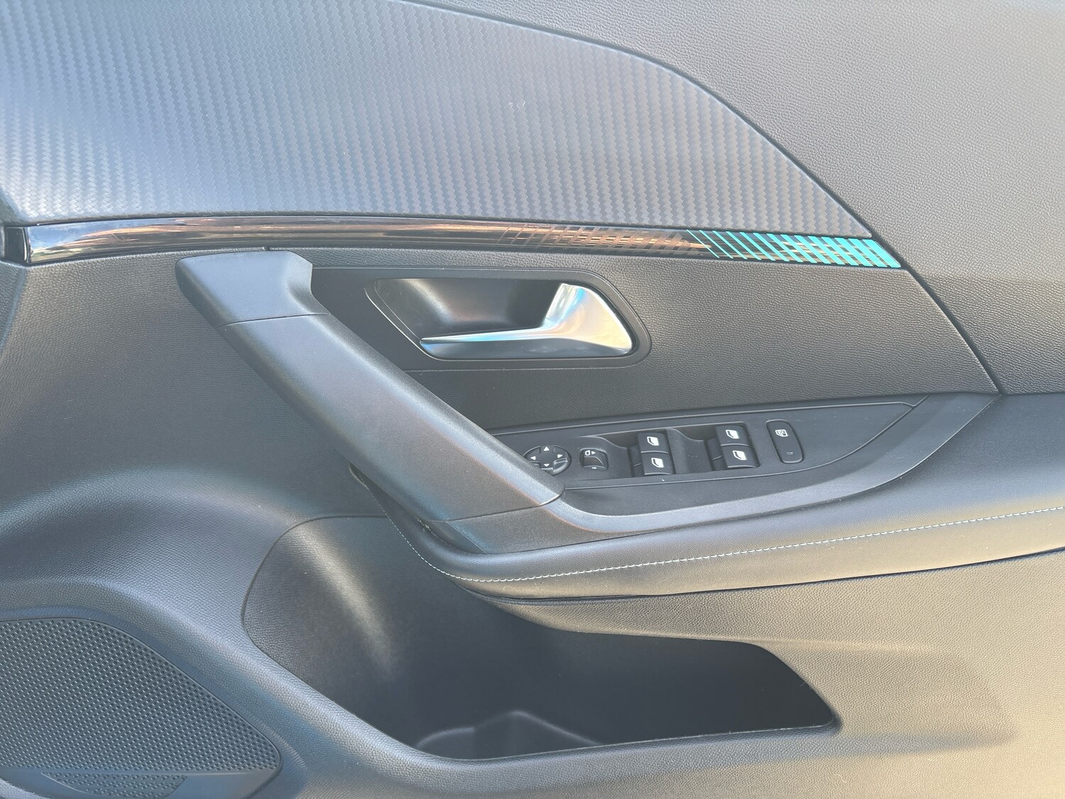 Used Peugeot 2008 2022 for sale - 78059779: Photo 11