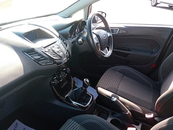 Used Ford Fiesta 2016 for sale - 76125155: Photo 2
