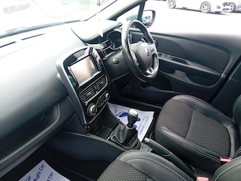 Used Renault Clio 2018 for sale - 76434488: Photo