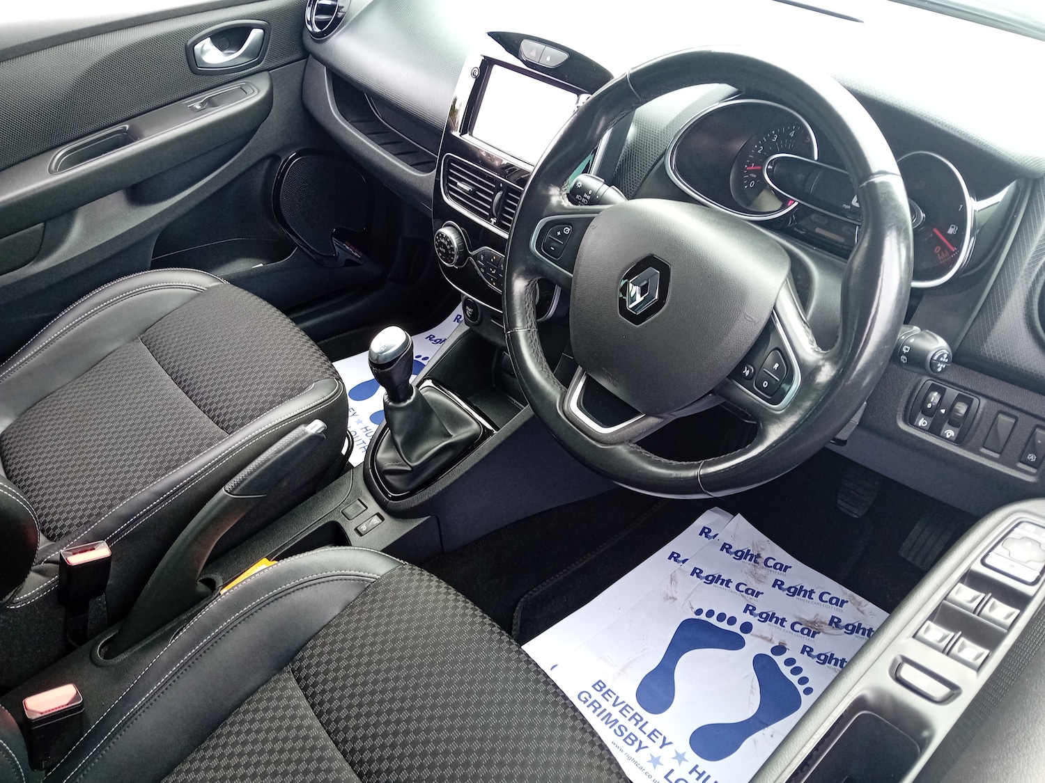 Used Renault Clio 2018 for sale - 76434488: Photo 6