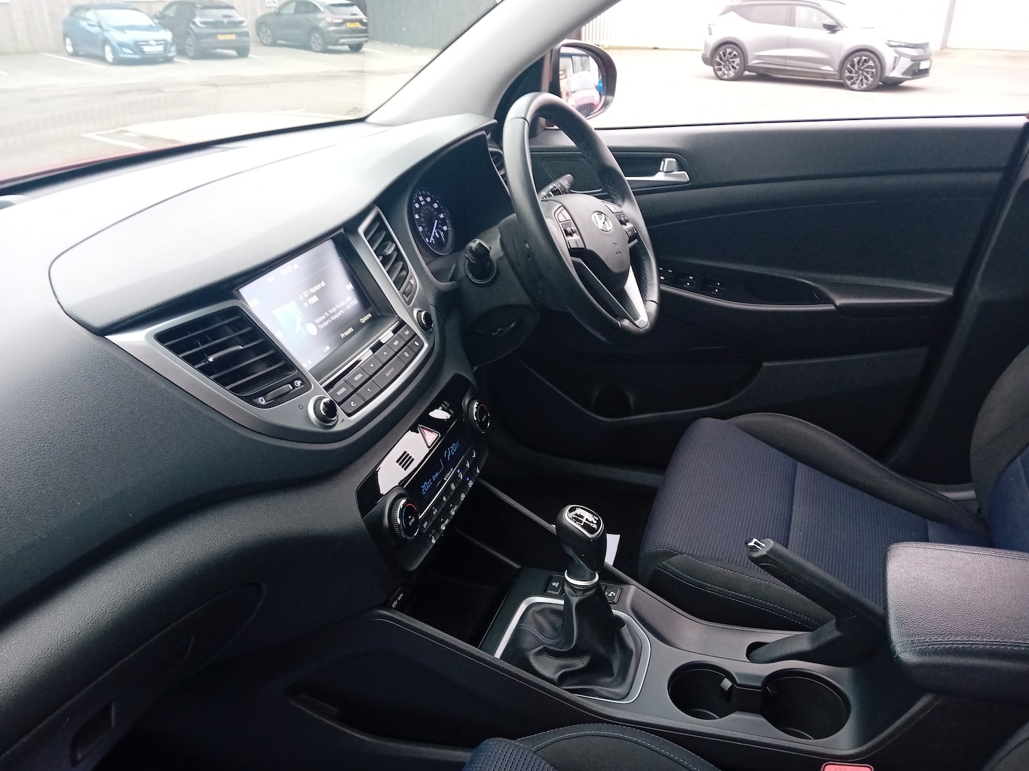 Used Hyundai TUCSON 2017 for sale - 77067938: Photo 2