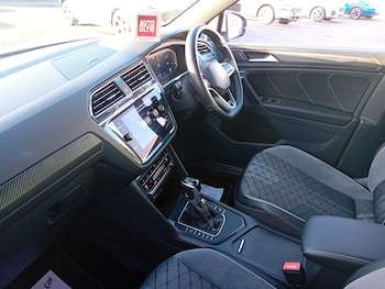 Used Volkswagen Tiguan 2023 for sale - 77316100: Photo