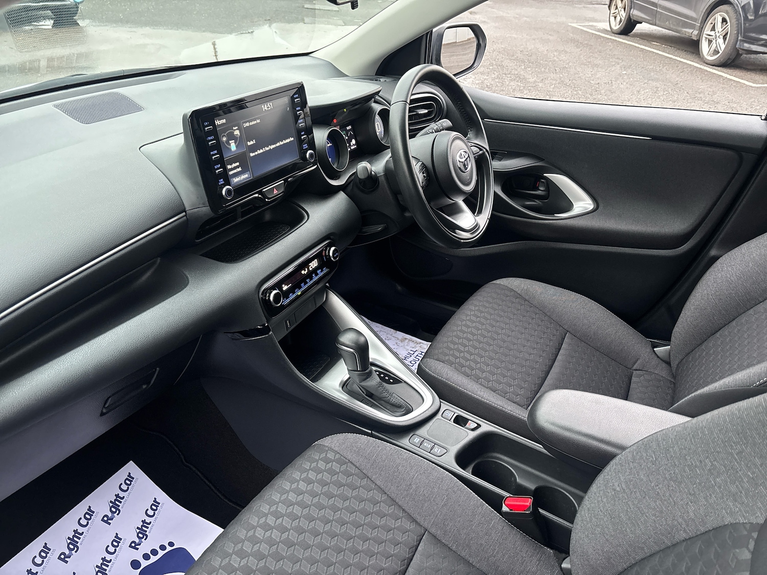 Used Toyota Yaris 2022 for sale - 76888874: Photo 2