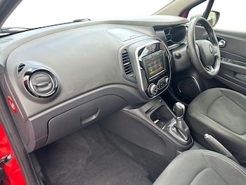 Used Renault Captur 2019 for sale - 79466527: Photo