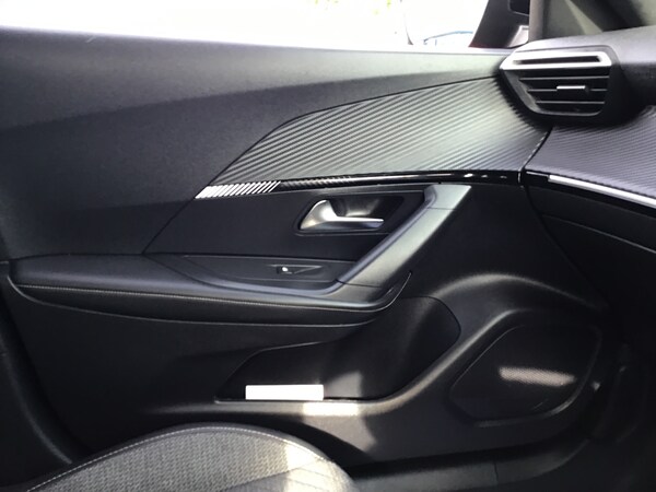 Used Peugeot 2008 2023 for sale - 75188559: Photo 11