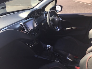 Used Peugeot 2008 2019 for sale - 75902552: Photo