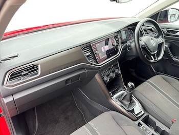 Used Volkswagen T-Roc 2019 for sale - 79293946: Photo