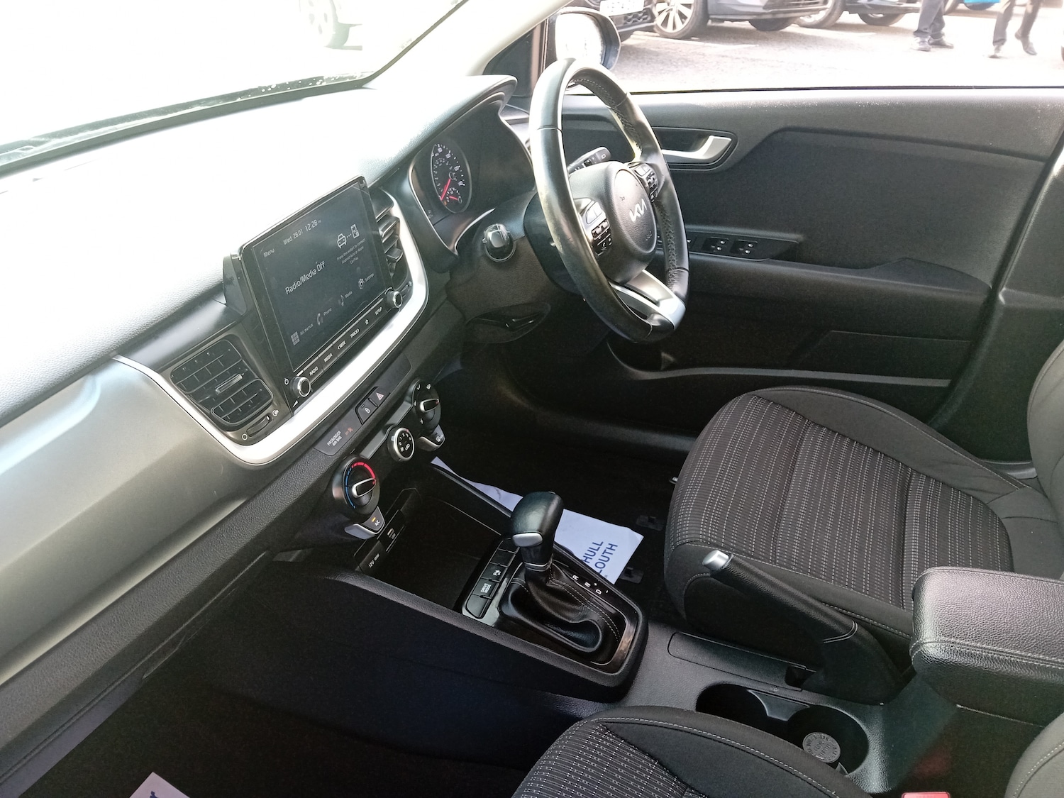 Used Kia Stonic 2022 for sale - 77360632: Photo 2