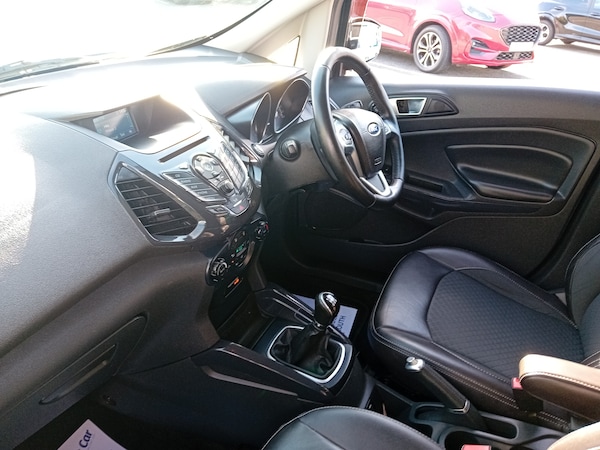 Used Ford Ecosport 2017 for sale - 76229534: Photo 2