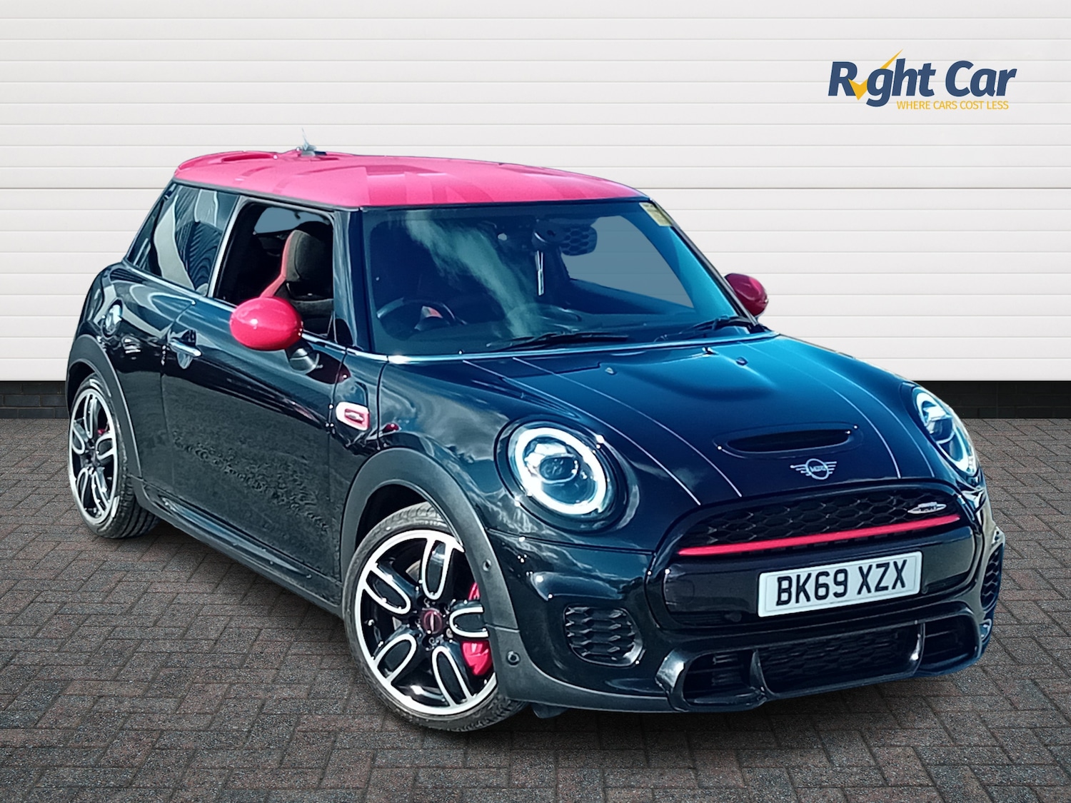 Used MINI Hatch 2019 for sale - 76062575: Photo 1